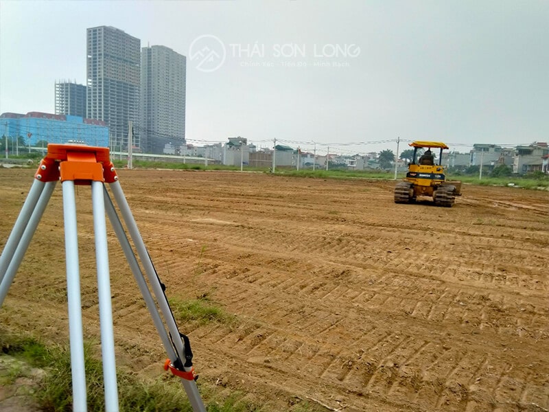 Thi công sân bóng cỏ nhân tạo Lai Xá tại Hoài Đức - Hà Nội