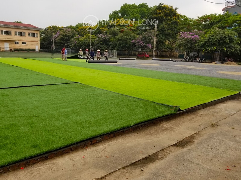 Thi công sân bóng cỏ nhân tạo trường THPT Tây Hồ - Thành phố Hà Nội